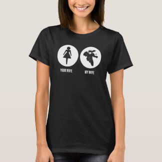 Camiseta Mens Nurse  Your Wife My Wife  Nurse Quote For Hus