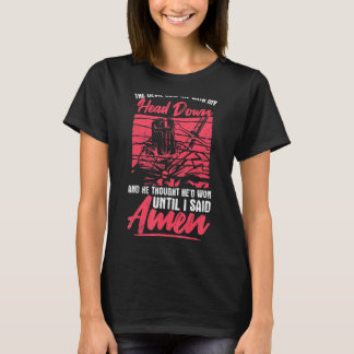 Camiseta Mens O Diabo Me Viu Com Minha Cabeça Abaixada Pens
