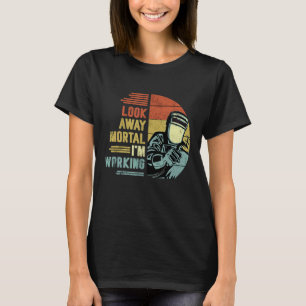 Camiseta Mens olham para longe da Mortal Estou trabalhando