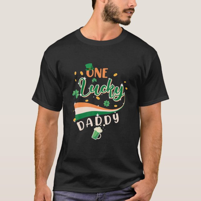Camiseta Mens One Lucky Pai Rua No Dia De Patrick Rainbow F (Frente)