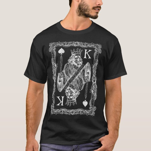Camiseta Mens Poker Spade King Skeleton King with Sword  (Frente)