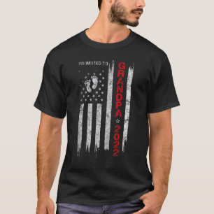 Camiseta Mens Promoted To Grandpa 2022 Patriotic Flag First