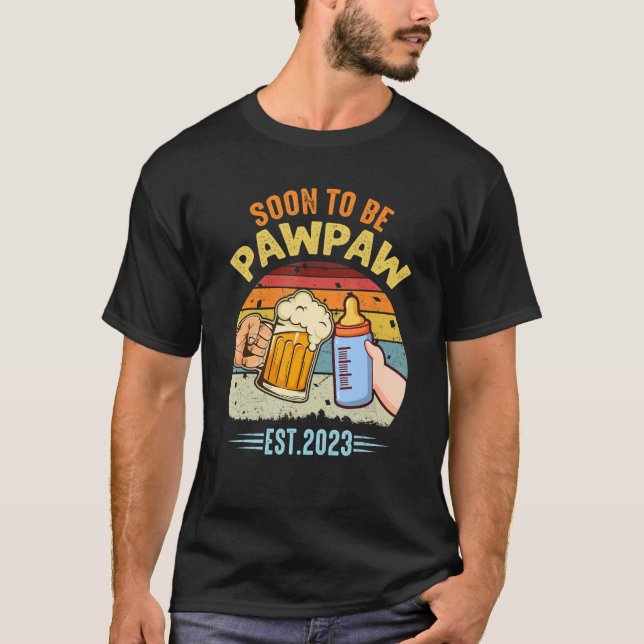 Camiseta Mens promovidos a Pawpaw est 2023 em breve para se (Frente)