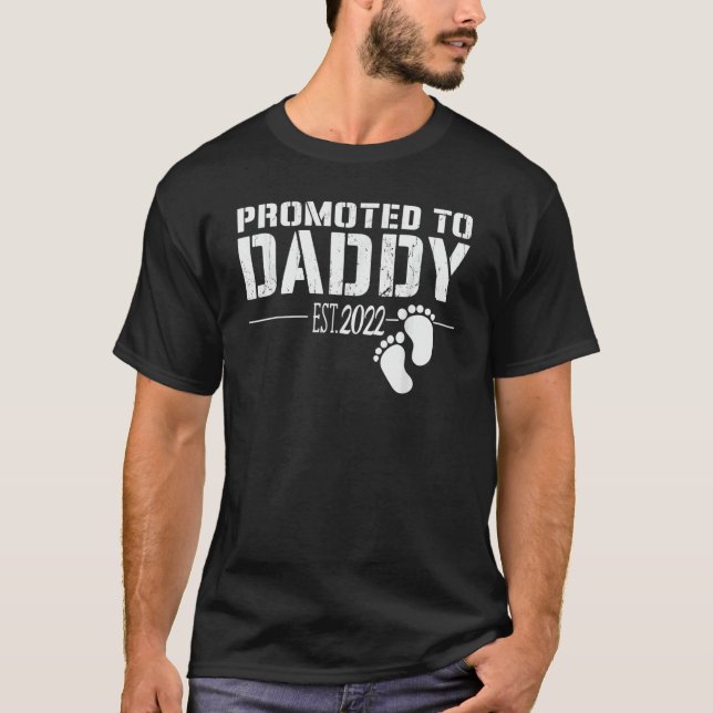 Camiseta Mens Promovidos Para O Pai 2022 Para O Novo papai  (Frente)