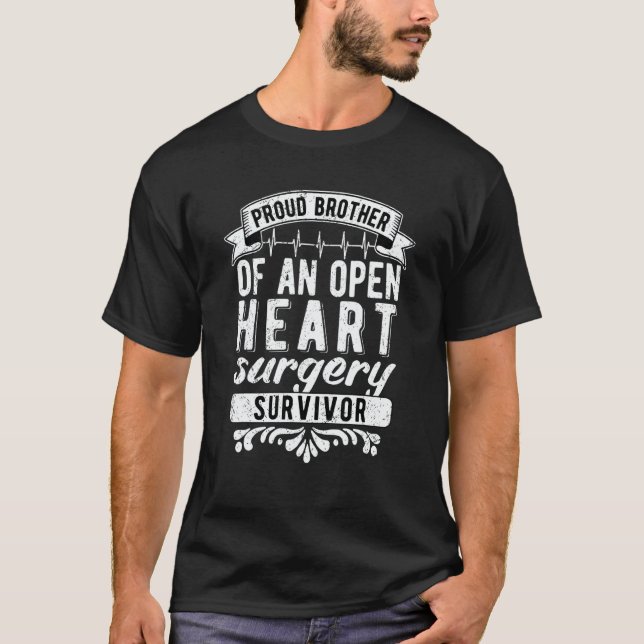 Camiseta Mens Proud Brother Of An Open Heart Surgery Surviv (Frente)