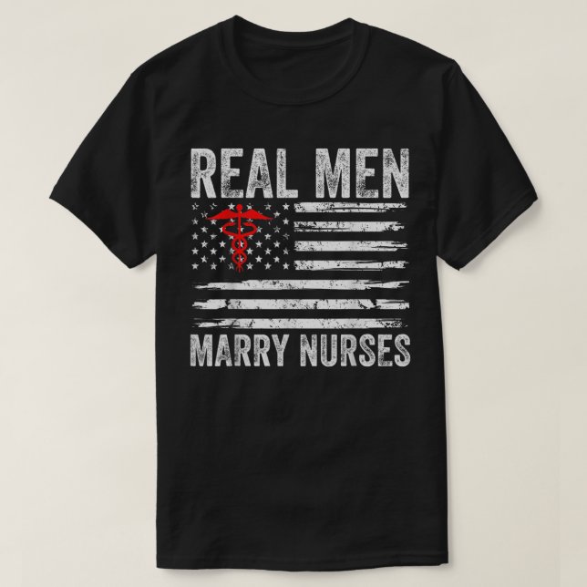 Camiseta Mens Real Men Casado Enfermeira Enfermeira Engraça (Frente do Design)