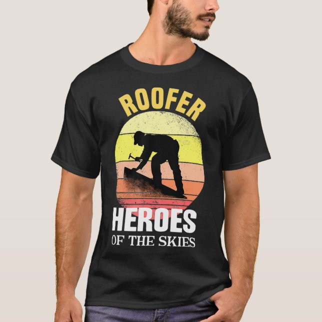 Camiseta Mens Roofers Heroes do céu (Frente)