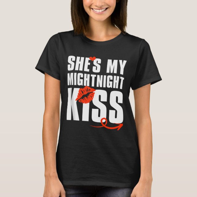 Camiseta Mens She's My Midnight Kiss Happy New Year Matchin (Frente)