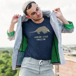 Camiseta Mensagem Personalizada Personalizada Gráfico Pango<br><div class="desc">Deixe o mundo saber o quanto você ama Pangolins ou escreva sua própria mensagem personalizada nesta camiseta gráfica Pangolin. Basta usar o campo de modelo de preenchimento do vazio para adicionar sua própria mensagem personalizada. Encontre outros produtos de pangolina divertidos no compro Zazzle,  Designs Asterisk.</div>