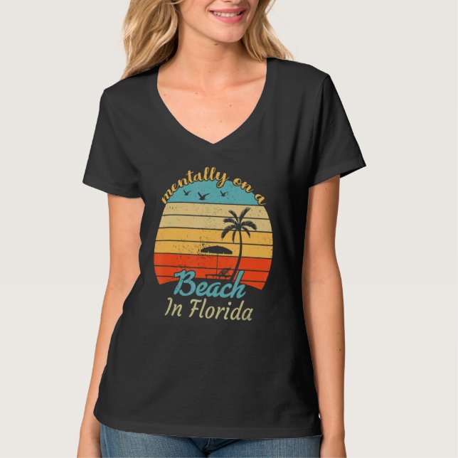 Camiseta Mentalmente Em Uma Praia Na Flórida (Frente)