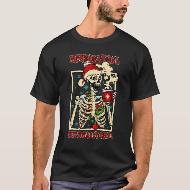 Camiseta Mentalmente Mal, Mas Completamente Mate O Chapéu D (Frente)