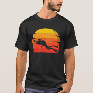 Camiseta Mergulho ao Pôr do Sol Mergulhador de Scuba Vintag