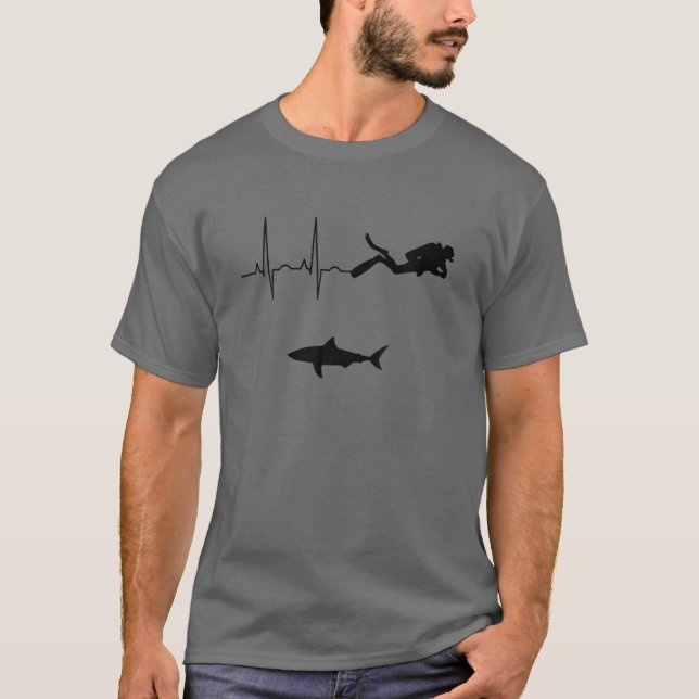 Camiseta Mergulho Scuba Pulsação Submarina Tubarão (Frente)