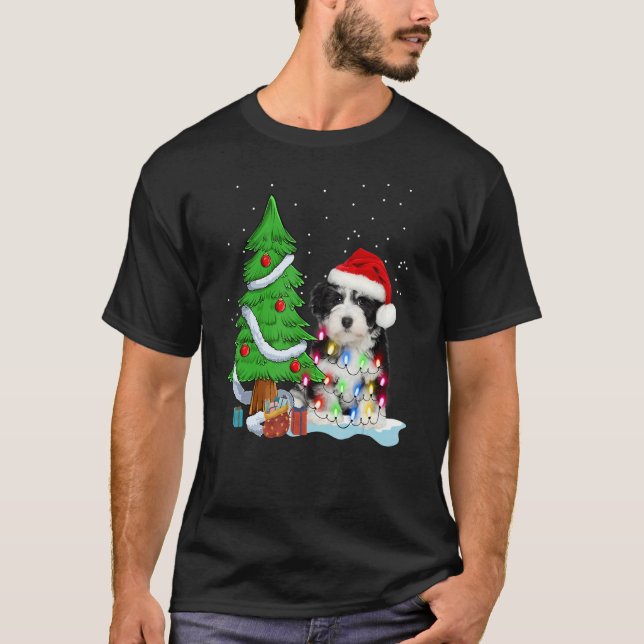 Camiseta Merry Christmas Tree Light Santa Hat Dog Shih Tzu  (Frente)