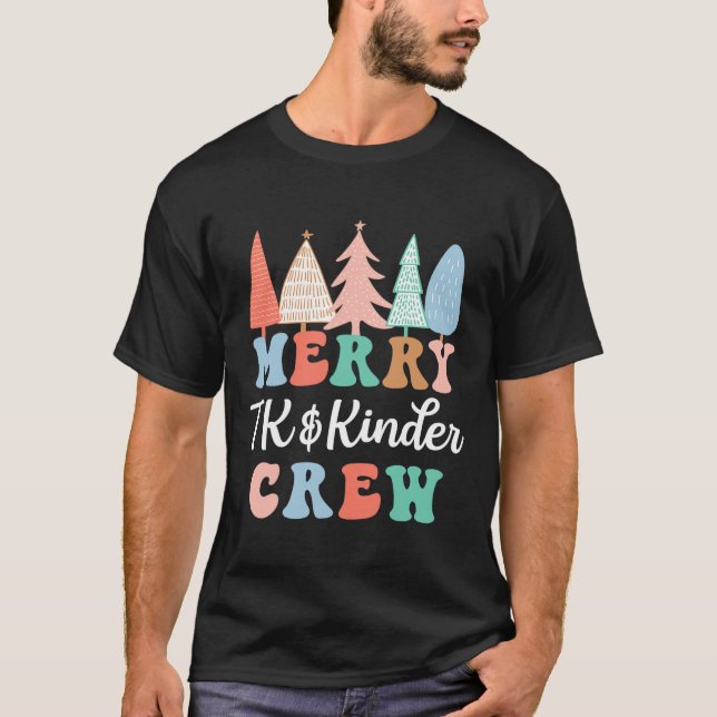 Camiseta Merry Tk And Kinder Crew Kindergarten Teacher Chri (Frente)