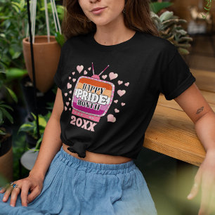 Camiseta Mês do Orgulho Feliz LGBTQ, TV com Bandeira Lésbic