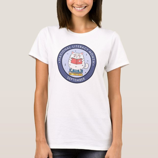 Camiseta Mês Nacional da Literacia, gato leitor (Frente)