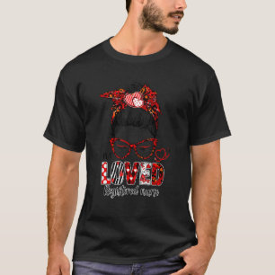 Camiseta Messy Bun Hair Um Amado Enfermeira Registrada Vale