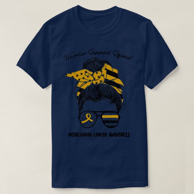 Camiseta Messy Bun Warrior Support Squad Childhood Cancer A (Frente do Design)