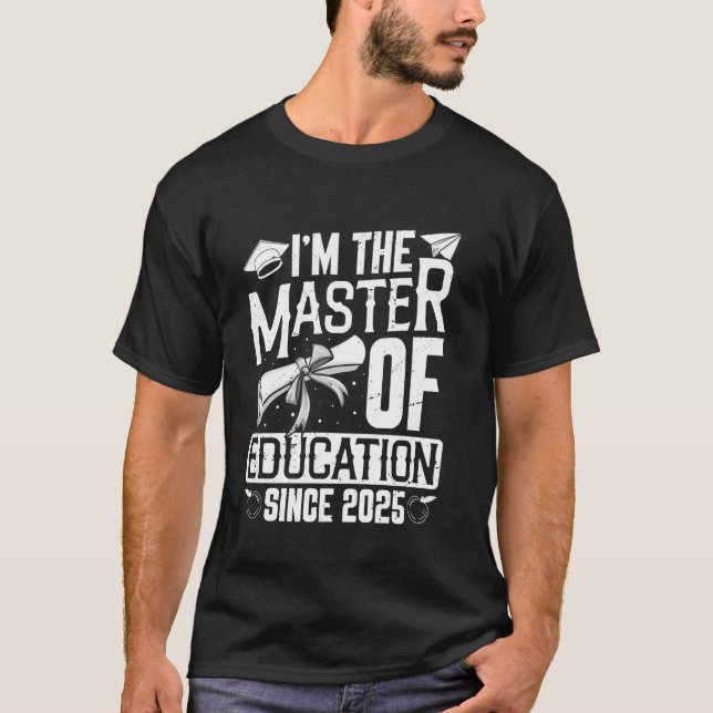 Camiseta MESTRE EM EDUCAÇÃO 2025 Professores com Mestrado (Frente)
