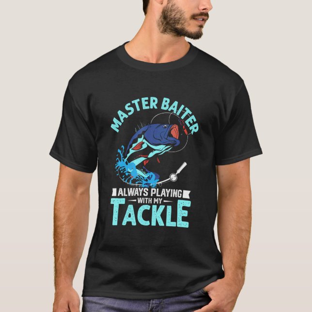 Camiseta Mestre Isca Sempre Brincando Com Meu Apetrecho Pes (Frente)