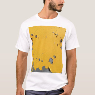 Camiseta Metal amarelo rachado: textura suja.