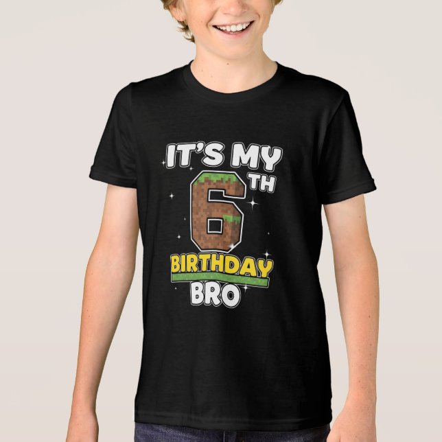 Camiseta Meu 6º Aniversário Irmão Video Game Pixel  (Frente)