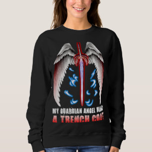 Camiseta Meu Anjo Guardião Veste um Casaco de Trincheira