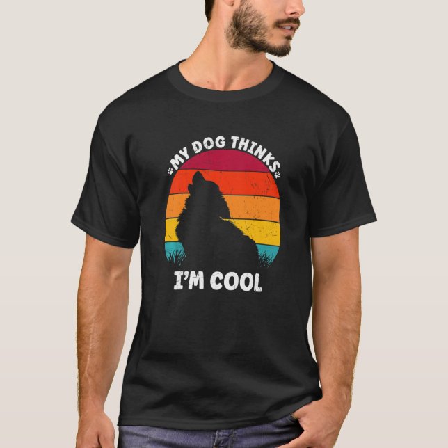 Camiseta Meu Cachorro pensa que sou Legal Retro para o Prêm (Frente)