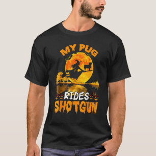Camiseta Meu cachorro Pug anda de carona com bruxa no Hallo