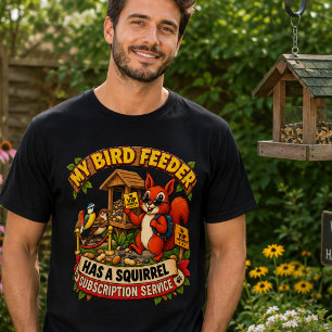 Camiseta Meu Comedouro de Pássaros Tem um Serviço de Assina