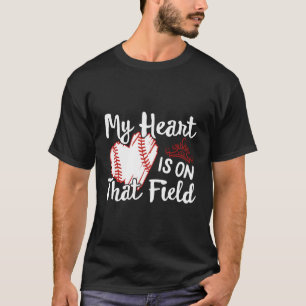 Camiseta Meu Coração Está Naquele Campo De Baseball Stitche