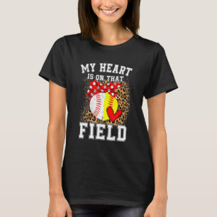Camiseta Meu Coração está no Campo Baseball Mãe