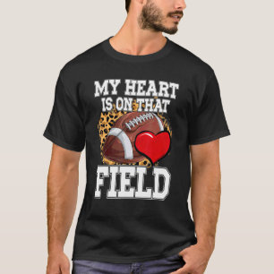 Camiseta Meu Coração Está No Campo De Futebol Mãe Leopard