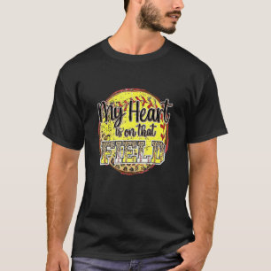 Camiseta Meu Coração Está No Campo Leopard Softball Mãe Mot