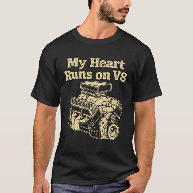 Camiseta Meu Coração Funciona com Motor V8 (Frente)