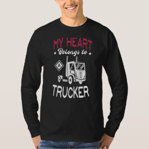 Camiseta Meu Coração Pertence A Um Caminhão-Caminhoneiro