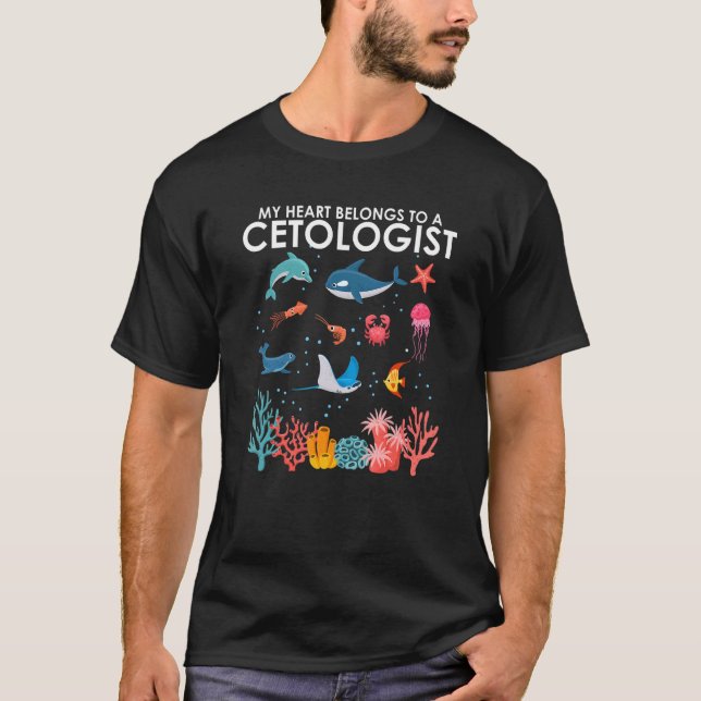 Camiseta Meu Coração Pertence A Um Cetologista Estuda Mar D (Frente)