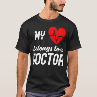 Camiseta Meu (coração) pertence a um dia de doutor