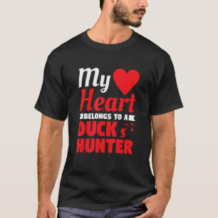 Camiseta Meu Coração Pertence A Um Marido Caçador De Patos