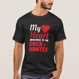 Camiseta Meu Coração Pertence A Um Marido Caçador De Patos