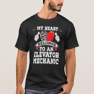 Camiseta Meu Coração Pertence A Um Namorados Mecânico Eleva