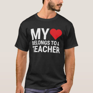 Camiseta Meu Coração Pertence A Uma Namorada Esposa De Prof