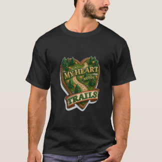 Camiseta Meu Coração Precisa de Trilhas Natureza Caminhada