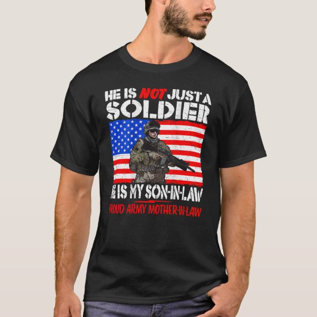 Camiseta Meu Filho De Direito É Uma Soldado Orgulhosa Mãe D (Frente)