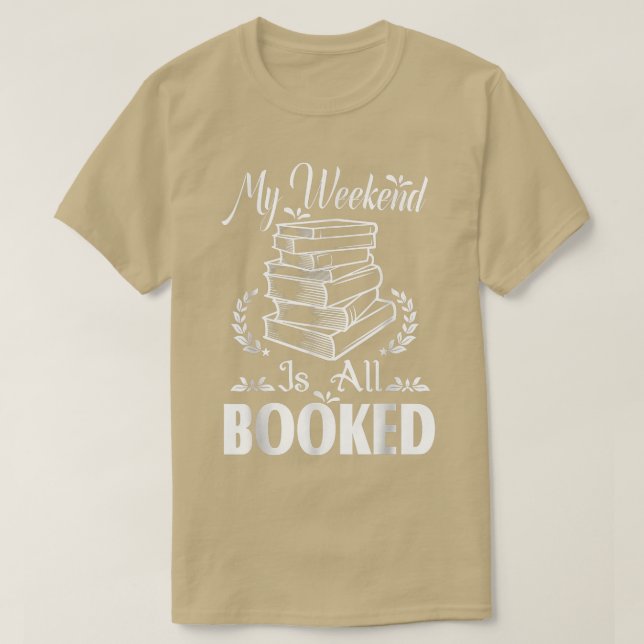 Camiseta Meu Fim de Semana é Todos Leitores do Livro Engraç (Frente do Design)