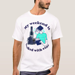 Camiseta Meu fim de semana está reservado - com vinho