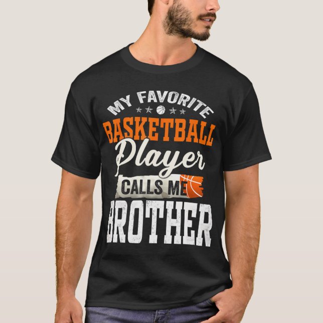 Camiseta Meu Jogador De Basquete Favorito Me Chama De Irmão (Frente)