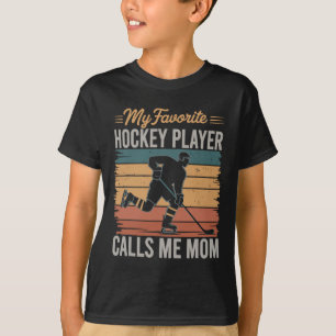 Camiseta Meu jogador de hóquei favorito me chama de mãe ret