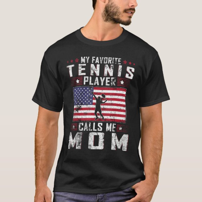 Camiseta Meu jogador de tênis favorito me chama de mãe no D (Frente)